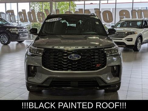 Used 2025 Ford Explorer ST AWD/4WD image 3