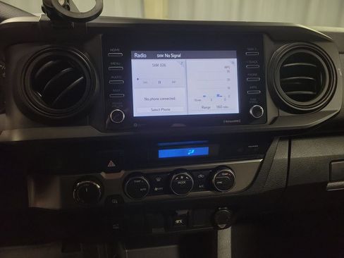 Used 2022 Toyota Tacoma SR AWD/4WD image 20