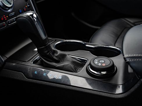 Used 2017 Ford Explorer Platinum image 40