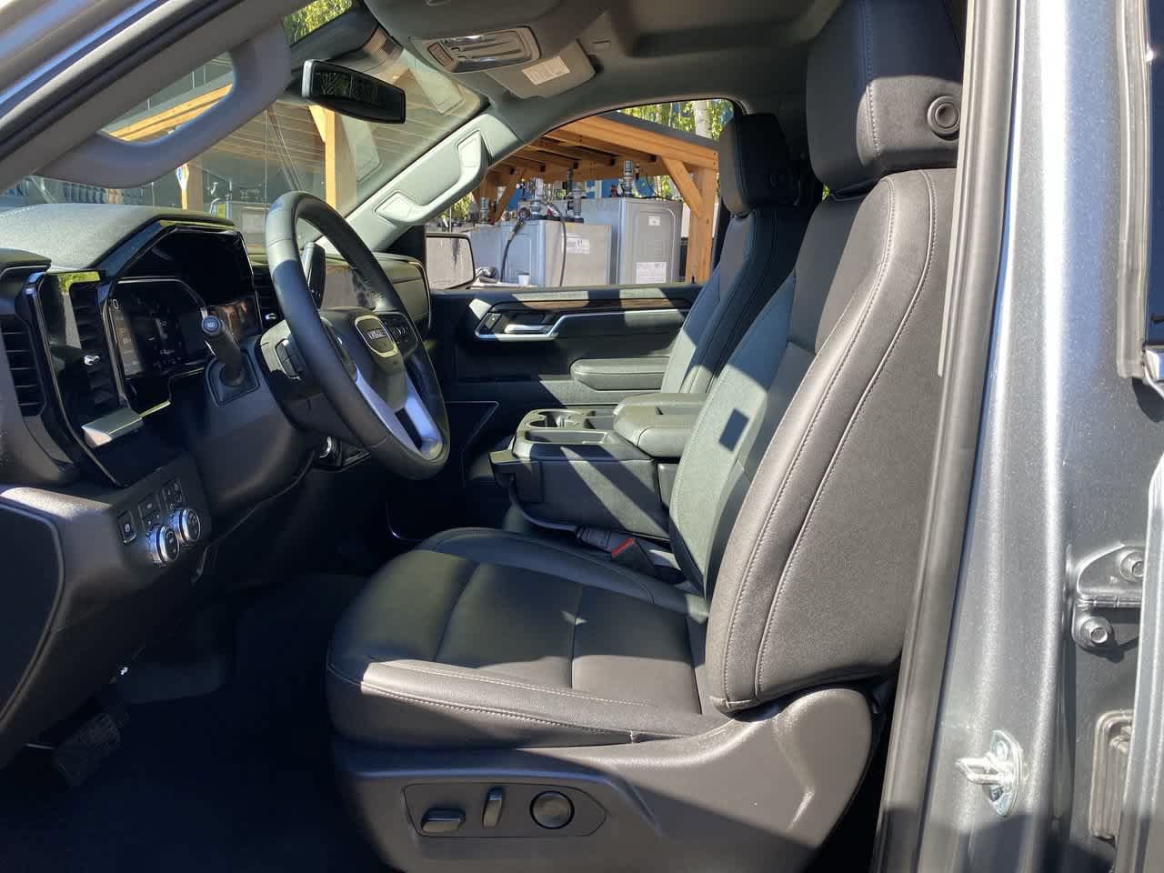 Used 2026 GMC Sierra 1500 SLT AWD/4WD image 13