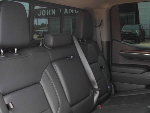 Used 2024 Chevrolet Silverado 1500 LT Trail Boss w/ Convenience Package II AWD/4WD image 24