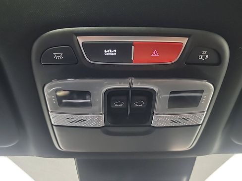 Used 2024 Kia Telluride SX w/ Towing Package FWD image 34