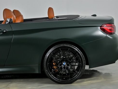 Used 2020 BMW M4 Convertible w/ Competition Package RWD image 9