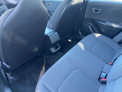 Used 2025 Kia K4 LXS image 25