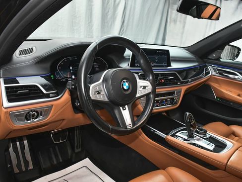 Used 2022 BMW 750i xDrive w/ Executive Package AWD/4WD image 27