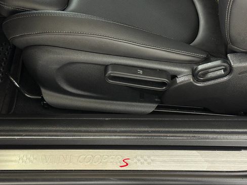 Used 2019 MINI Cooper S image 29