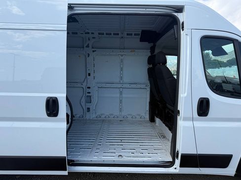 Used 2023 RAM ProMaster 2500 FWD image 24