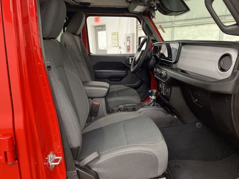 Used 2025 Jeep Wrangler Sport S AWD/4WD image 18