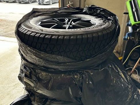 Used 2025 Volkswagen Atlas Cross Sport SE image 35