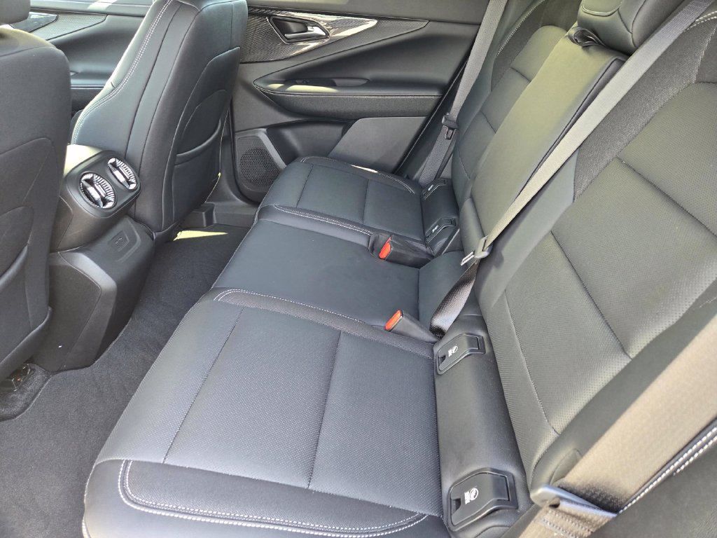 Used 2024 Chevrolet Blazer EV LT AWD/4WD image 11