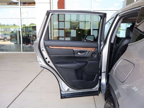 Used 2020 Honda CR-V Touring image 34