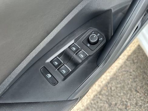 Certified 2023 Volkswagen Jetta SE w/ Panoramic Sunroof Package FWD image 12