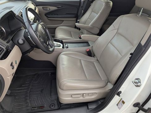 Used 2017 Honda Pilot Elite image 11