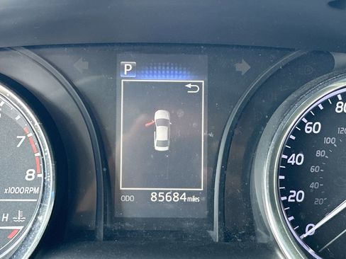 Used 2019 Toyota Camry image 24