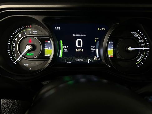 Used 2024 Jeep Wrangler Unlimited Rubicon 4xe image 15