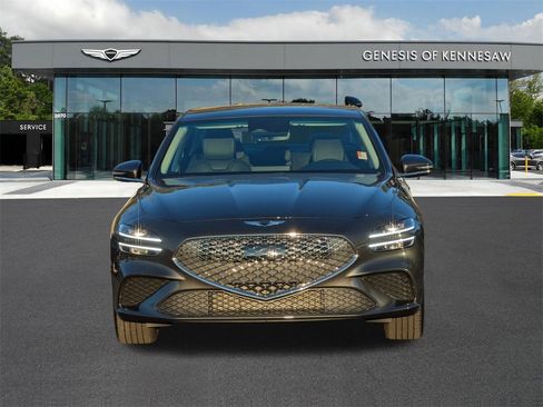 Used 2025 Genesis G70 2.5T image 2