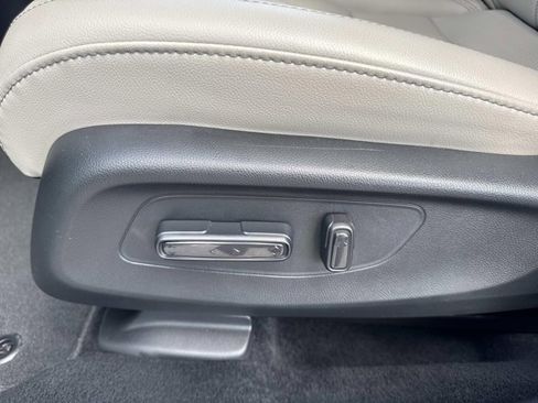 Used 2025 Honda HR-V EX-L image 10