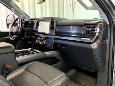 Used 2023 Ford F250 Lariat w/ Chrome Package image 28