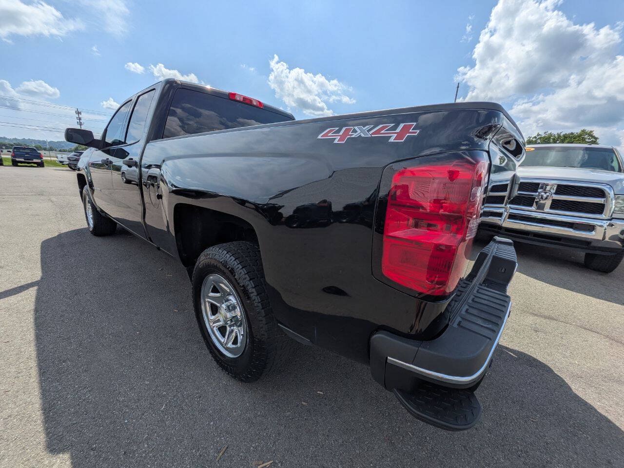 Used 2014 Chevrolet Silverado 1500 W/T w/ Trailering Package AWD/4WD image 4