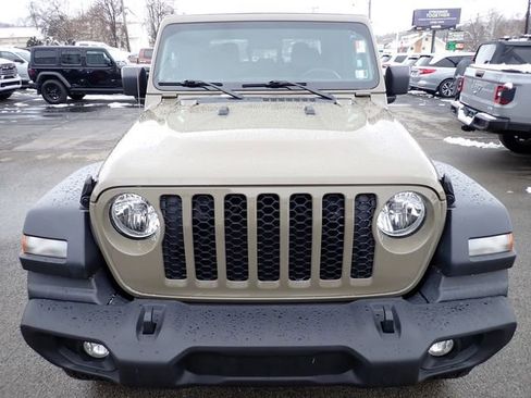 Used 2020 Jeep Gladiator Sport AWD/4WD image 11