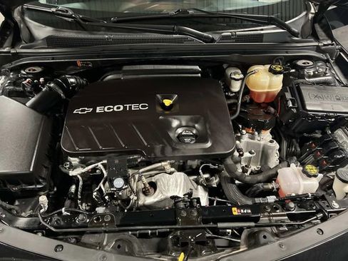 Used 2018 Chevrolet Malibu Hybrid w/ Driver Confidence Package image 27