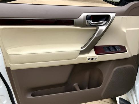 Used 2015 Lexus GX 460 w/ Premium Package image 21