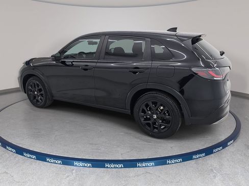Used 2023 Honda HR-V Sport image 9