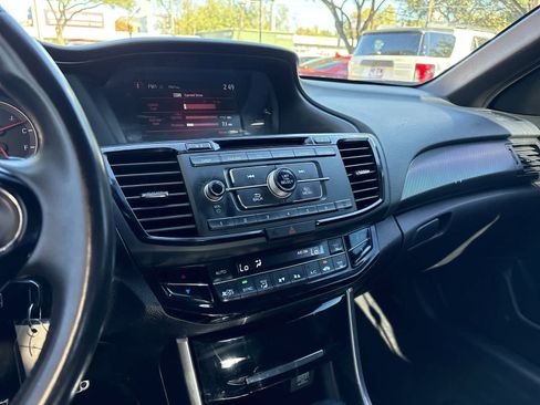 Used 2016 Honda Accord Sport image 15