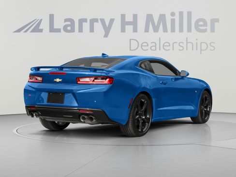 Used 2017 Chevrolet Camaro SS RWD image 2