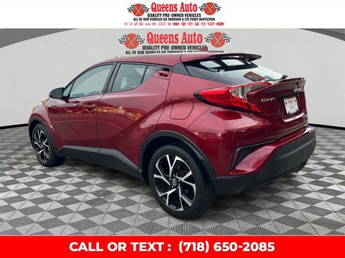 Used 2018 Toyota C-HR XLE FWD image 4