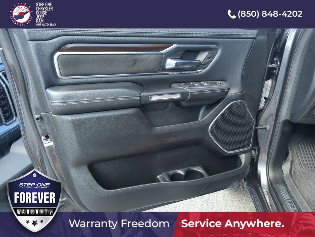 Used 2022 RAM 1500 Laramie AWD/4WD image 17