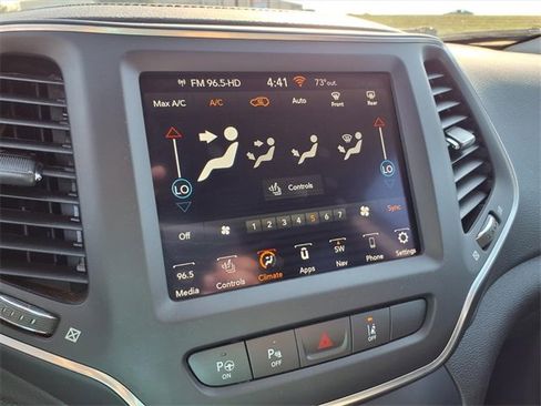 Used 2023 Jeep Cherokee Altitude Lux image 55