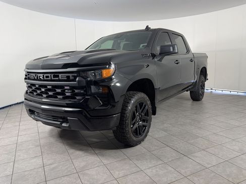 Used 2026 Chevrolet Silverado 1500 Custom Trail Boss w/ Midnight Edition AWD/4WD image 1