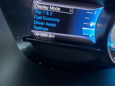 Used 2018 Ford Explorer XLT w/ Equipment Group 202A image 7