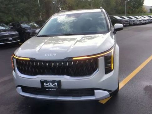 New 2026 Kia Carnival EX image 6