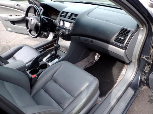 Used 2005 Honda Accord Hybrid image 12