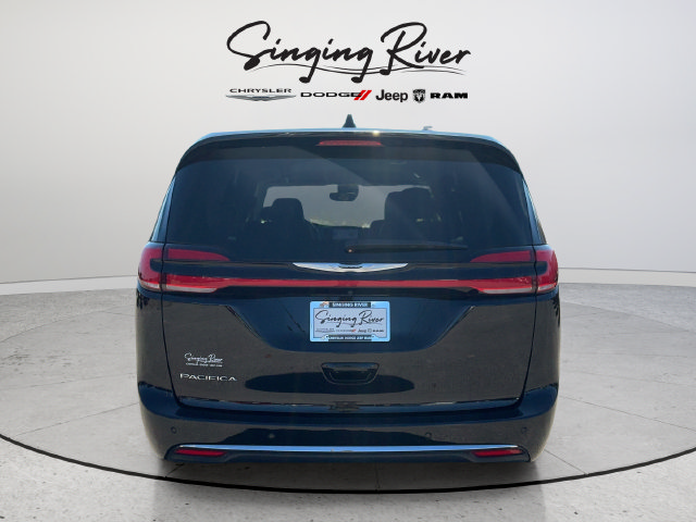 Used 2024 Chrysler Pacifica Touring-L FWD image 6