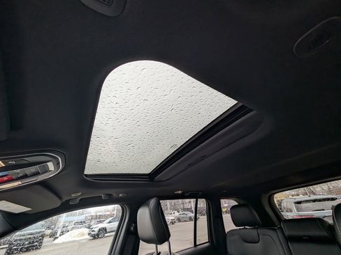 New 2026 Jeep Grand Cherokee Altitude image 3