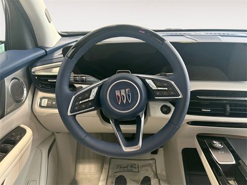Used 2025 Buick Enclave Avenir w/ Super Cruise Package image 10