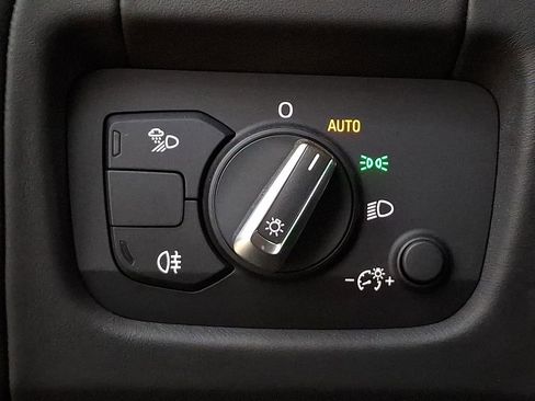 Used 2020 Audi R8 V10 w/ Carbon Exterior Package image 23