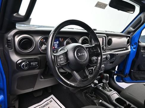 Used 2021 Jeep Gladiator Sport AWD/4WD image 12
