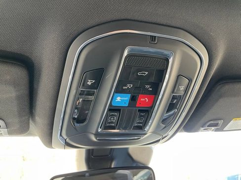 Used 2023 Jeep Grand Cherokee Altitude AWD/4WD image 16