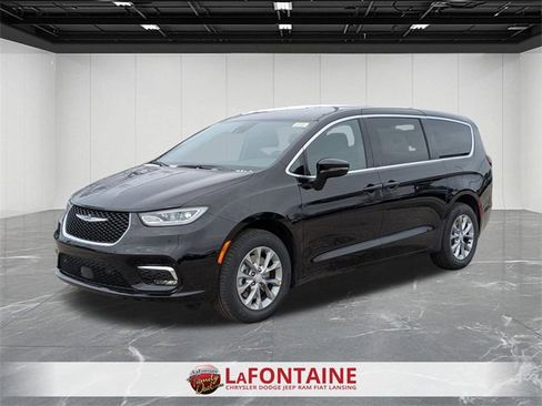 New 2026 Chrysler Pacifica Select image 1