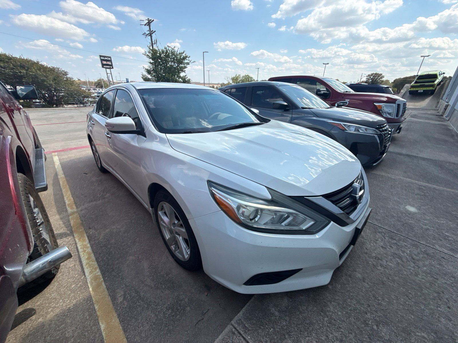 Used 2016 Nissan Altima 2.5 SL w/ 2.5 Technology Package FWD image 3