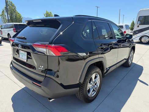 Used 2025 Toyota RAV4 LE AWD/4WD image 3