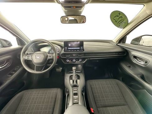Used 2025 Honda HR-V LX image 3