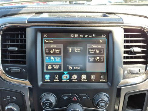 Used 2017 RAM 2500 Big Horn w/ Night Special Edition image 18