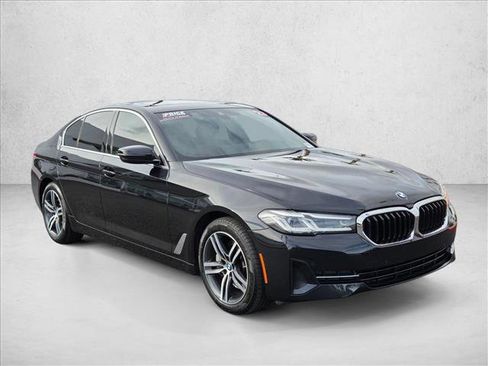 Used 2023 BMW 530i w/ Convenience Package image 3
