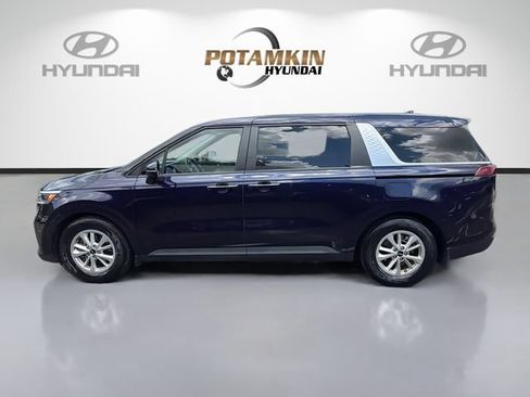 Used 2024 Kia Carnival LX FWD image 8