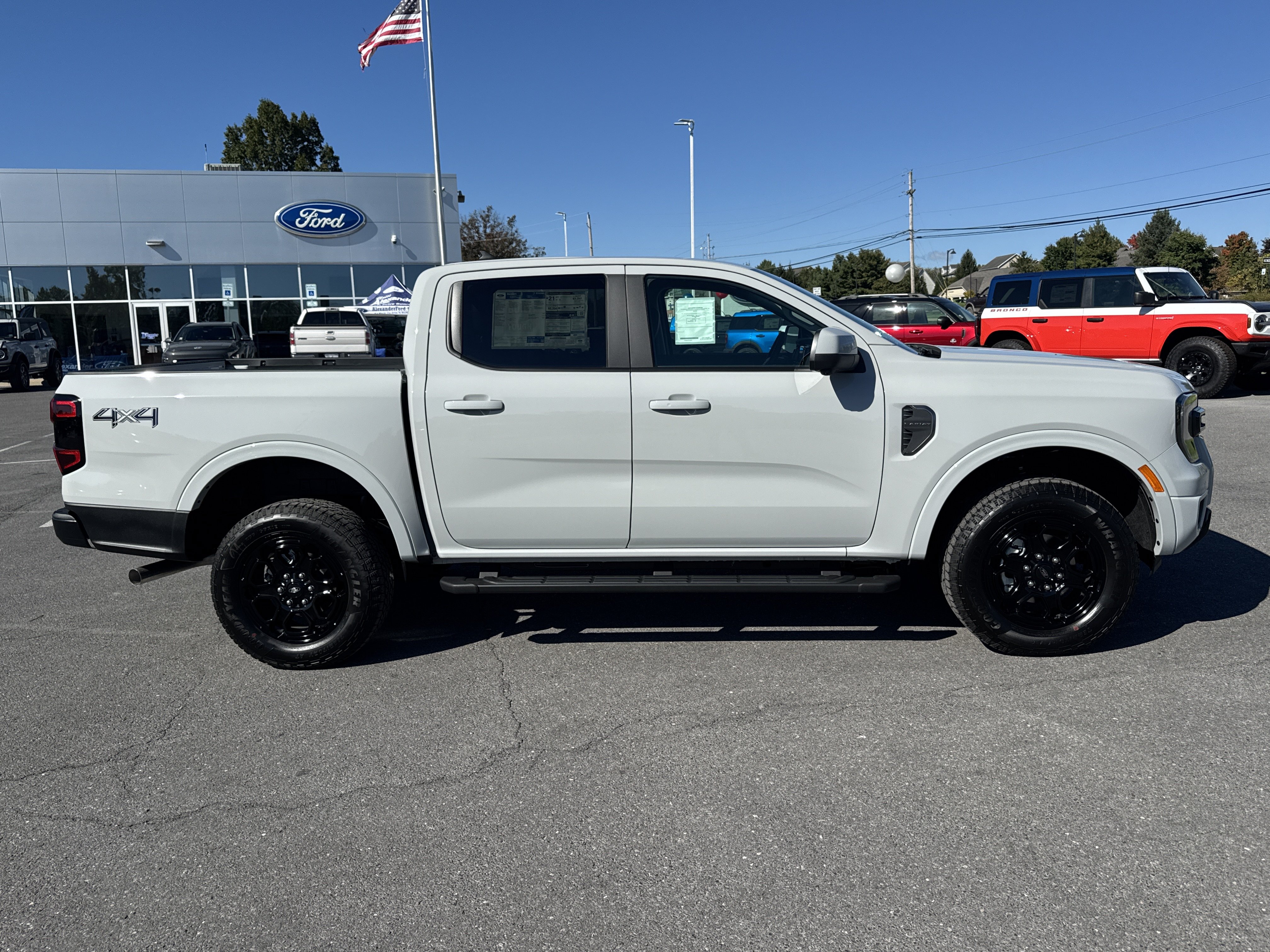 New 2026 Ford Ranger Lariat w/ Black Appearance Package AWD/4WD image 2